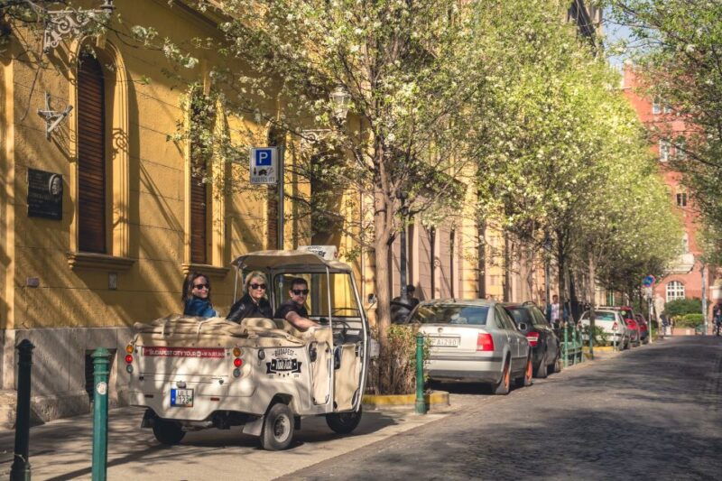 budapest-private-city-tuk-tuk-tour-boat-cruise