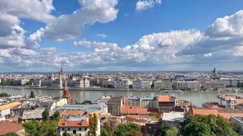 Budapest: private sightseeing tour by public transportation - Key Points