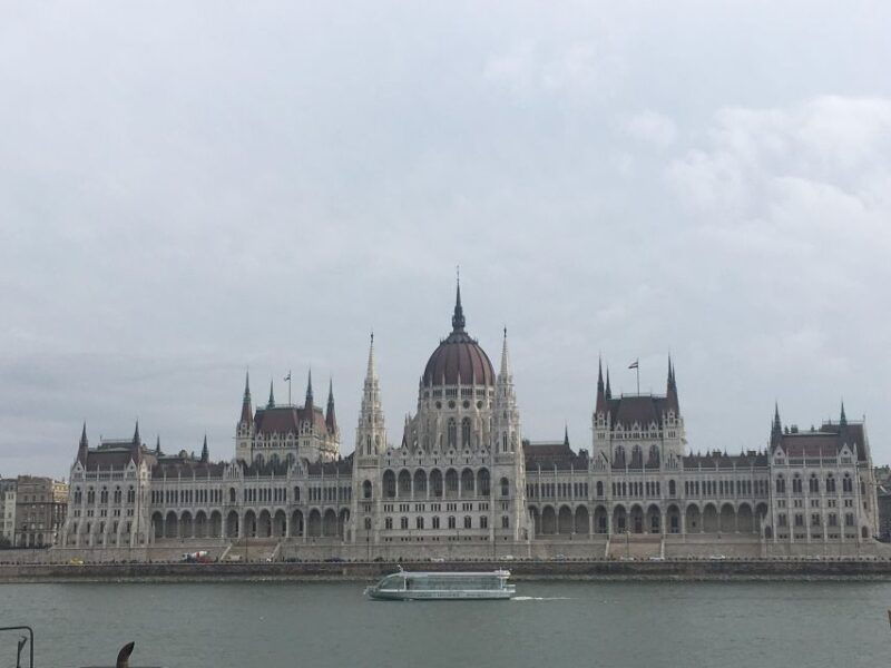 budapest-private-sightseeing-walking-tour-with-local-guide