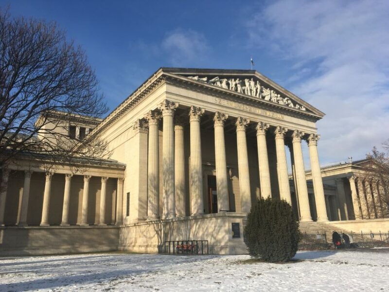 budapest-private-sightseeing-walking-tour-with-local-guide