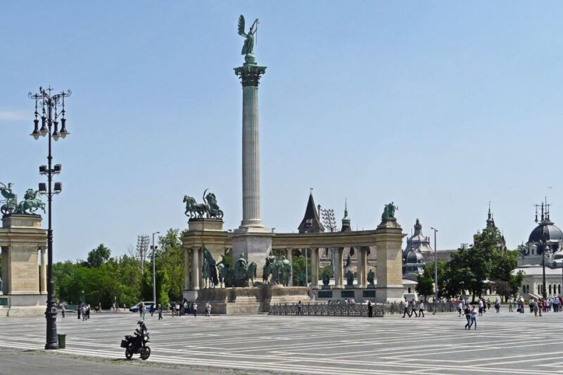 budapest-private-walking-tour-in-the-pest-side