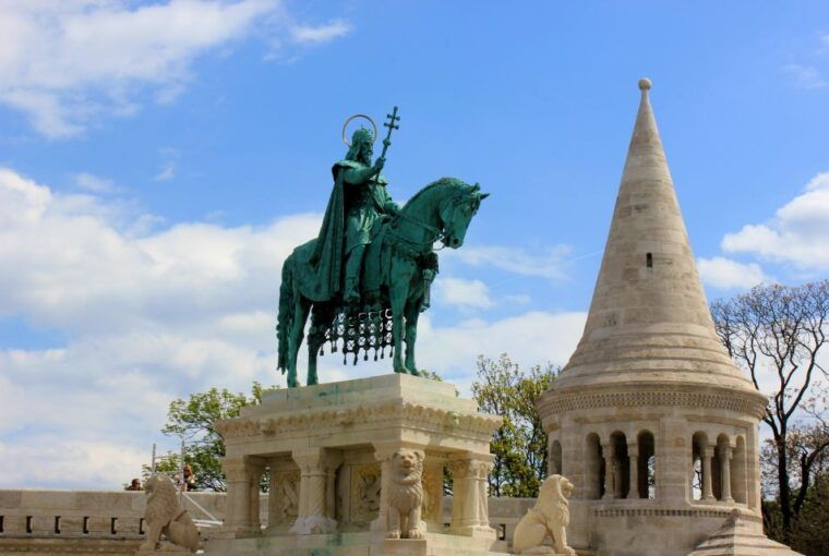 budapest-private-walking-tour-of-the-castle-district