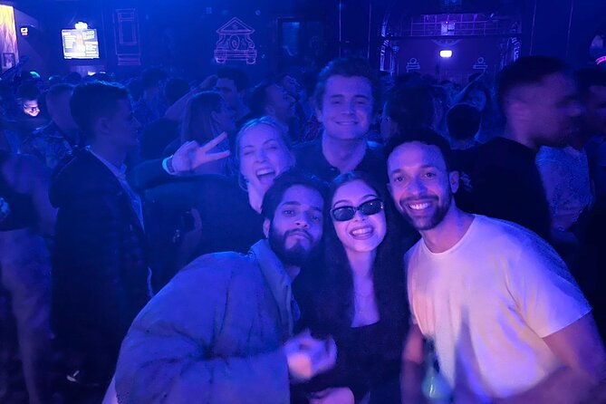 budapest-pub-crawl-6-free-shots-vip-access-drinking-games