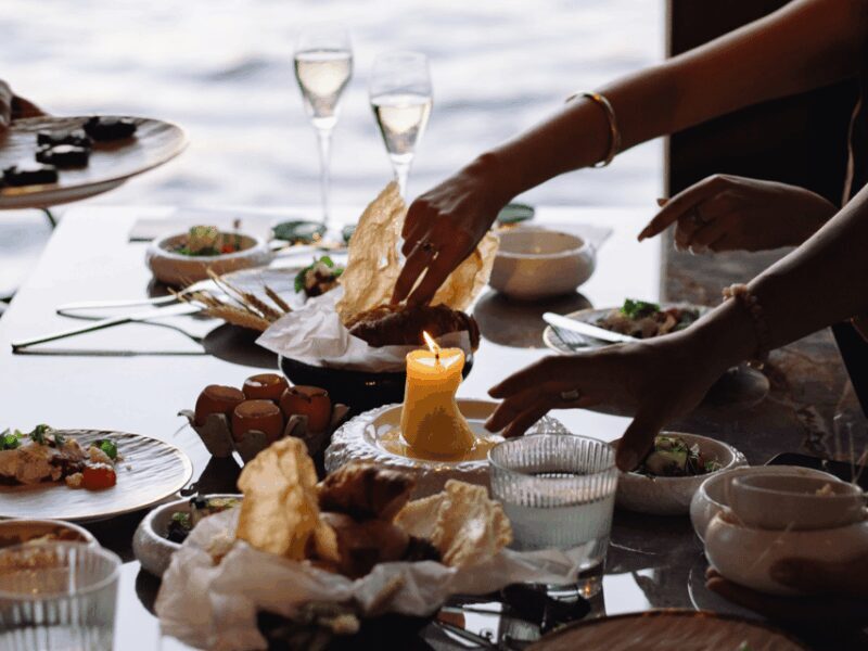 Budapest: Romantic Dinner Cruise-Live Music&Unlimited Drinks - An Overview of the Experience