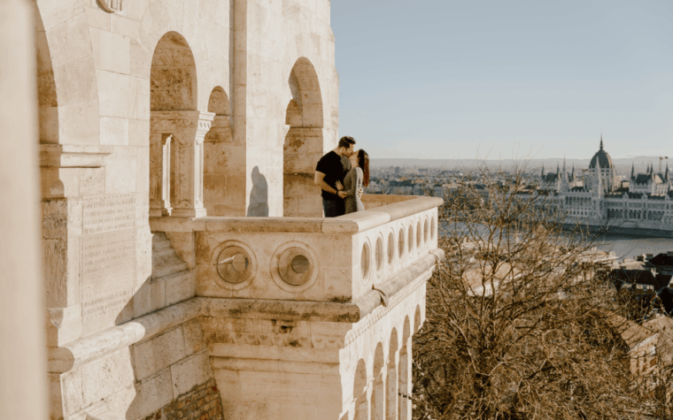 budapest-romantic-photoshoot-at-budas-iconic-sightseeings