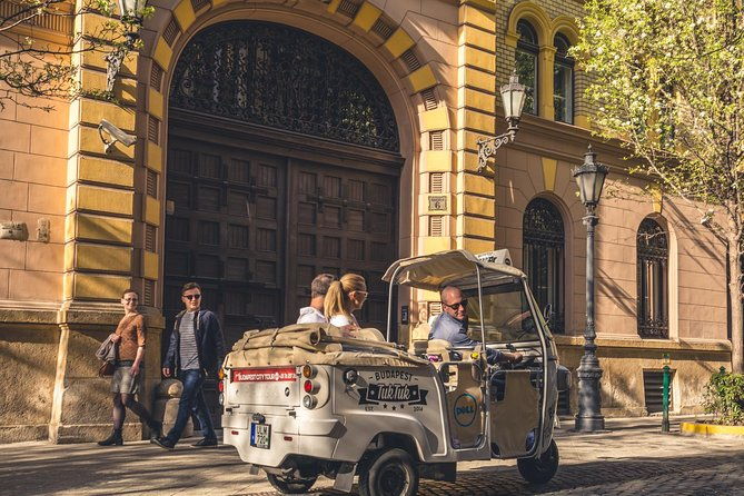 budapest-romantic-private-tuk-tuk-tour