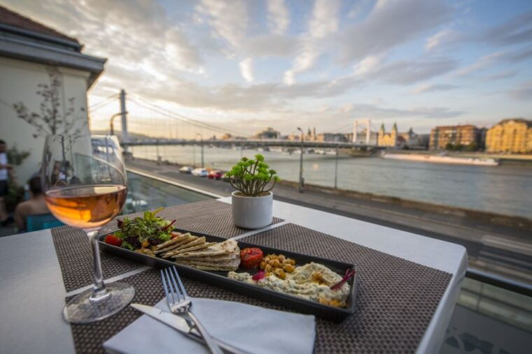 budapest-rudas-spa-wellness-and-dining-experience