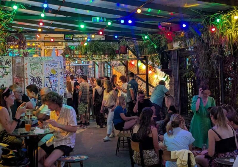 Budapest: Ruin Bars, Street Art, and Jewish Quarter Tour - A Deep Dive into the Budapest: Ruin Bars, Street Art, and Jewish Quarter Tour