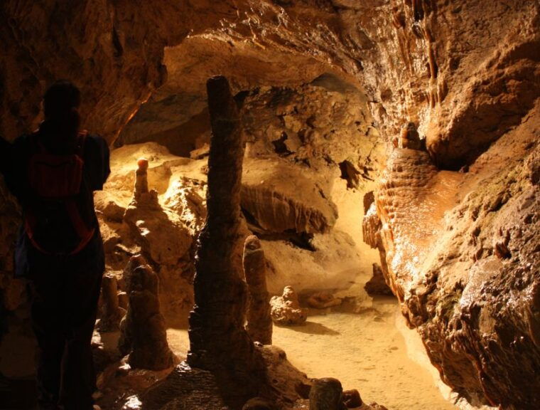 budapest-semlo-hill-pal-valley-caves-guided-walking-tour