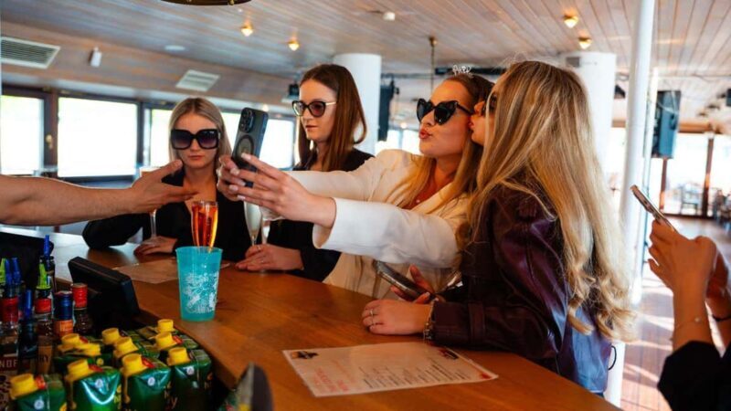 Budapest: Sip & Sail Cruise with Aperol & Prosecco Cocktails - Who Is This Cruise Best For?