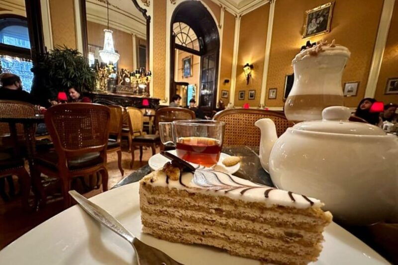 budapest-sisi-palace-tour-with-cake-coffee