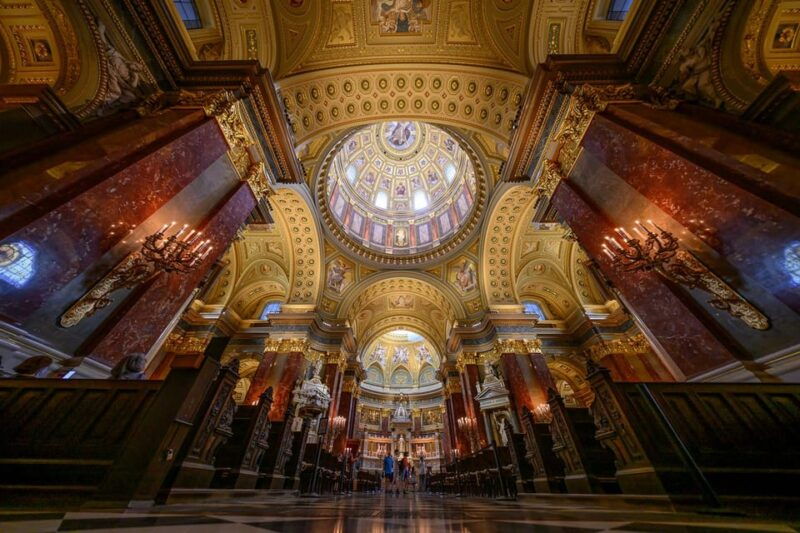 budapest-st-stephens-basilica-entry-with-terrace-option