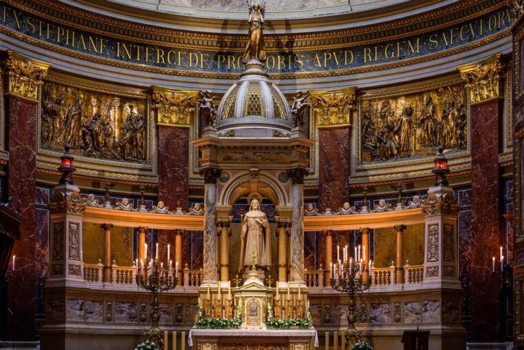 budapest-st-stephens-basilica-entry-with-terrace-option