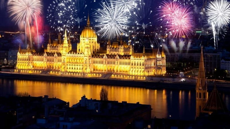 Budapest: St Stephen's Day Fireworks Cocktail Cruise - Who Should Consider This Experience?