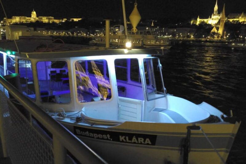budapest-stag-party-boat-with-beer-and-wine