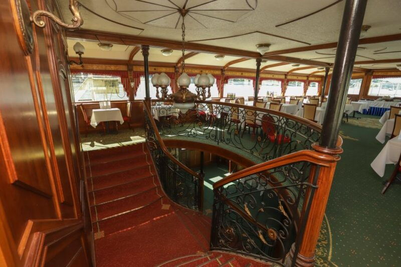 budapest-summer-brunch-cruise-with-prosecco-or-cake
