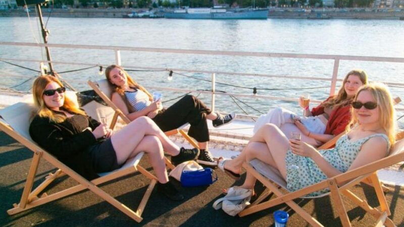 budapest-sunset-sightseeing-cruise-with-unlimited-cocktails