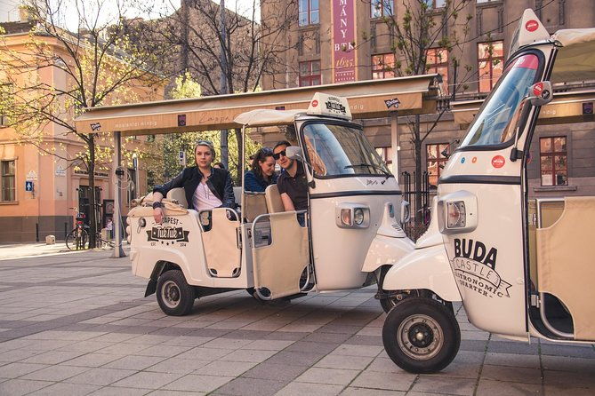 budapest-tuktuk-private-tour-with-goulash-soup-in-the-downtown
