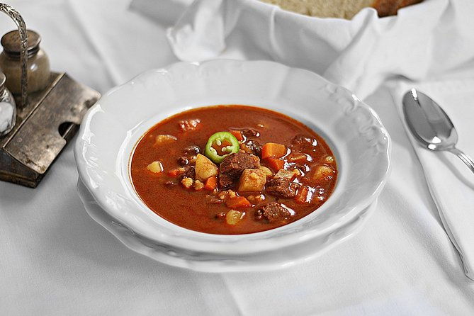 budapest-tuktuk-private-tour-with-goulash-soup-in-the-downtown