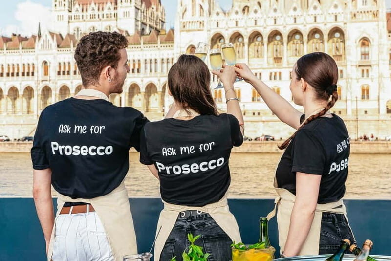 Budapest: Unlimited Prosecco, Beer and Aperol Spritz Cruise - Setting the Scene: What to Expect on the Cruise