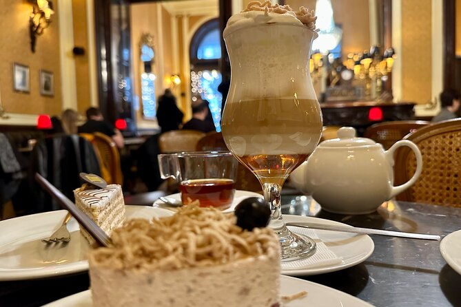 budapest-urban-treats-private-tour-of-coffee-houses-with-hungarian-desserts