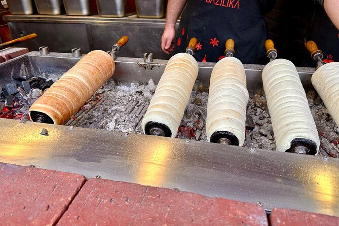 budapest-urban-treats-private-tour-of-coffee-houses-with-hungarian-desserts