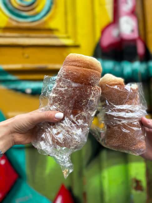 Budapest: Walking Tour with Chimney Cake & Polaroid Photos - Key Points