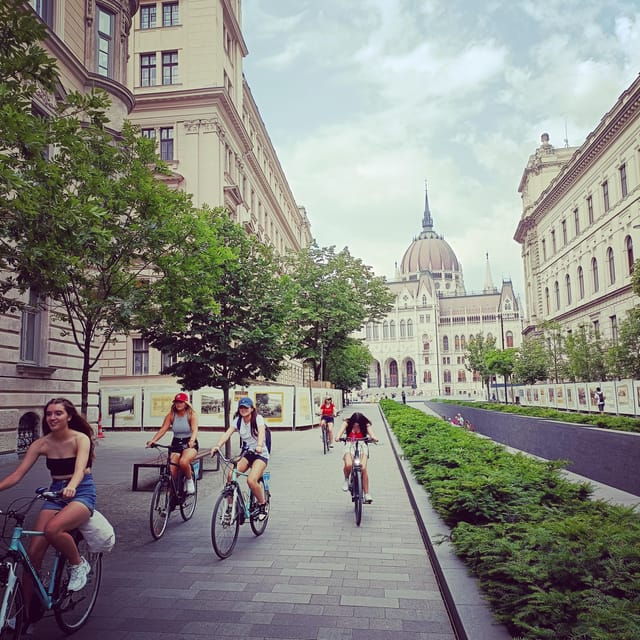 budapest-wheels-meals-bike-tour-with-a-hungarian-goulash