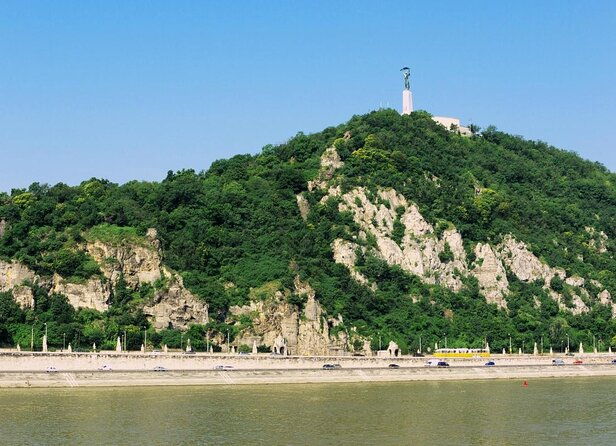 budapests-highlights-half-day-tour