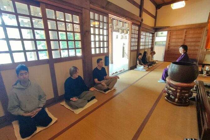 Buddhism Meditation, Statues Viewing Lunch Box Making at temple - The Meditation Experience: Calm in the Chaos