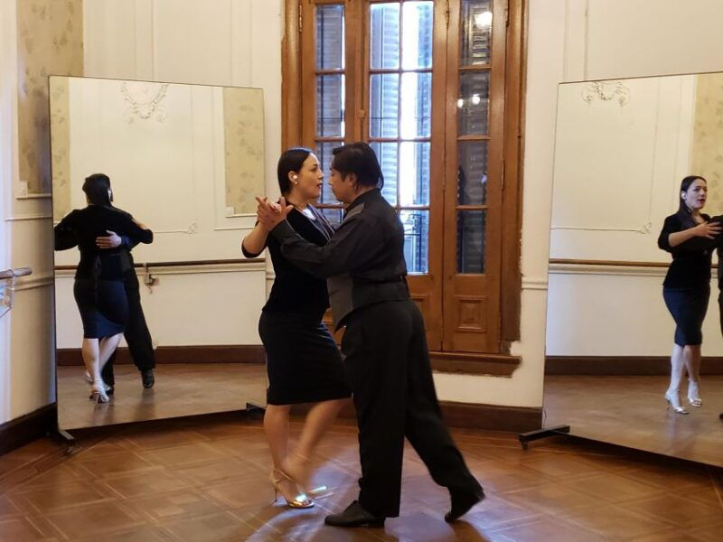buenos-aires-group-tango-class-with-mate-and-snacks