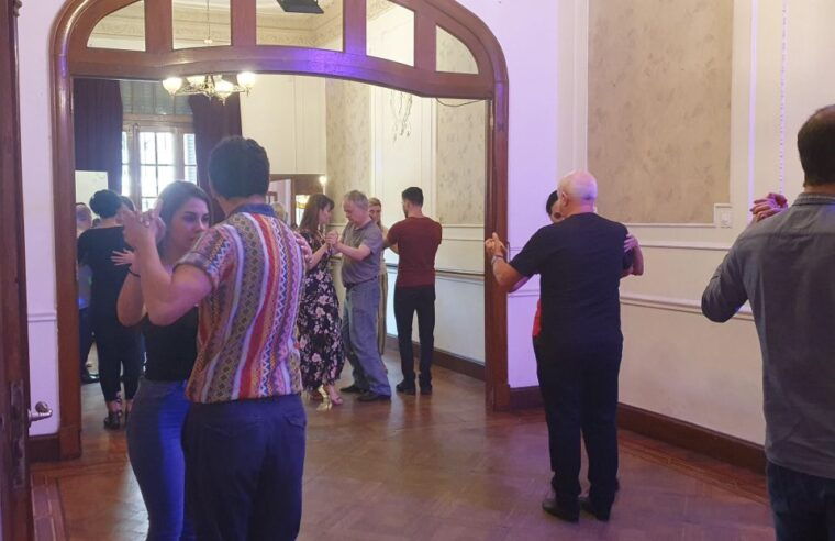 buenos-aires-group-tango-class-with-mate-and-snacks