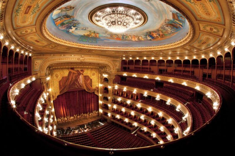 buenos-aires-walking-city-tour-with-colon-theater-museums