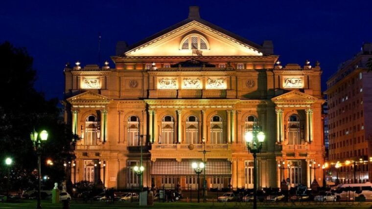 buenos-aires-walking-city-tour-with-colon-theater-museums