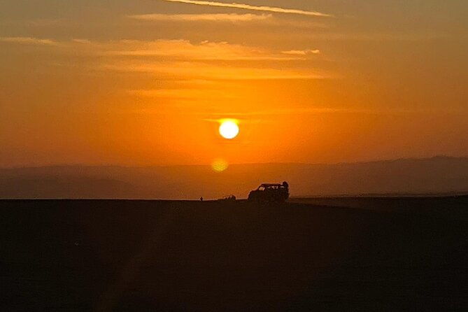 buggy-in-huacachina-at-sunset
