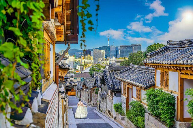Bukchon Hanok Village Seoul Walking Tour with Audioguide - An In-Depth Look at the Bukchon Hanok Village Seoul Walking Tour with Audioguide