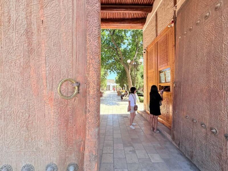 Bukhara: Summer Palace and City Outside Tour with Car - Key Points