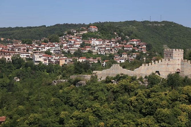 bulgaria-day-trip-basarabovo-monastery-tsarevets-arbanasi