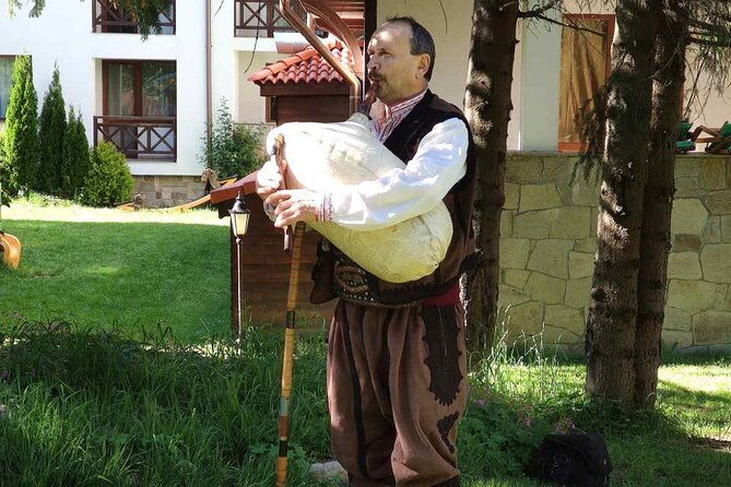 bulgarian-dinner-with-show-from-nessebar-and-sunny-beach