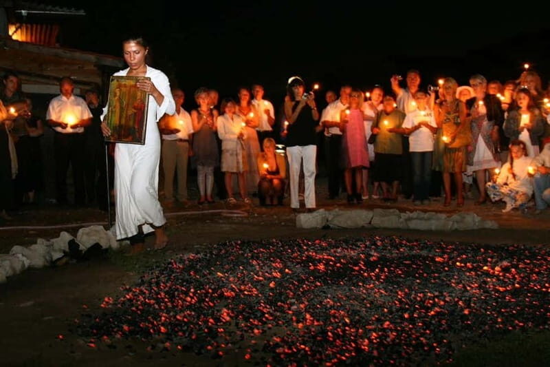 Bulgarian Evening: Traditional Restaurant & Folklore Program - Who Is This Tour Best For?