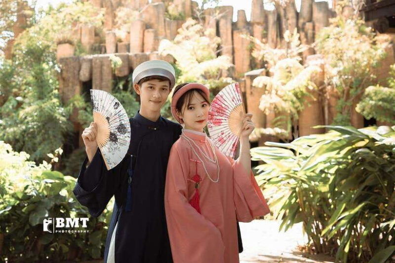 buon-ma-thuot-ao-dai-photoshoot-at-pagoda-or-walking-street