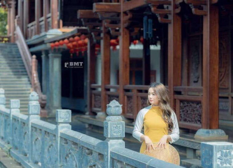 buon-ma-thuot-ao-dai-photoshoot-at-pagoda-or-walking-street