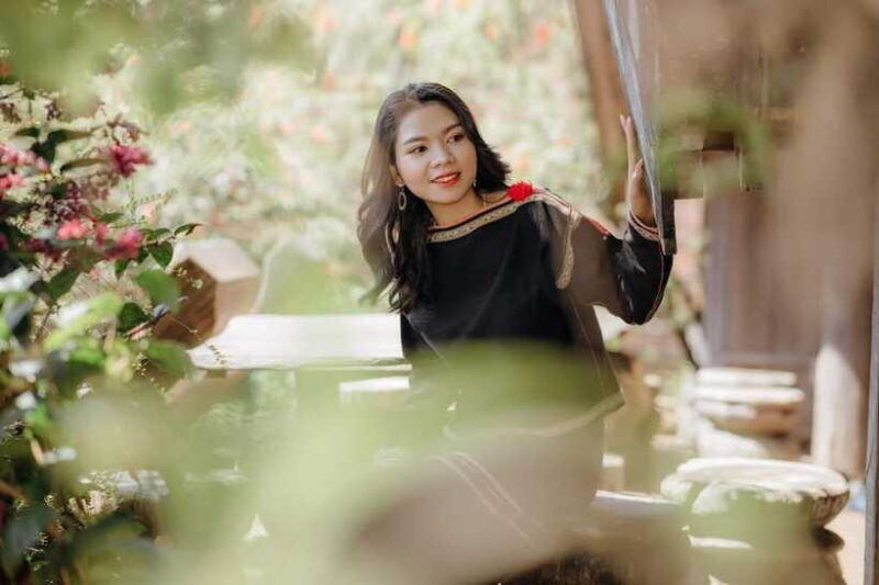 buon-ma-thuot-local-ethnic-attire-photo-shoot-with-drink