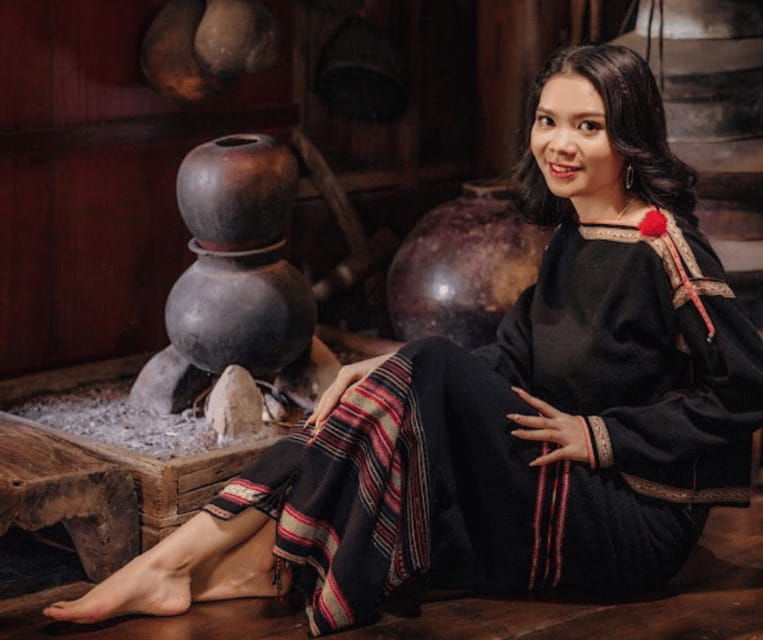 buon-ma-thuot-local-ethnic-attire-photo-shoot-with-drink