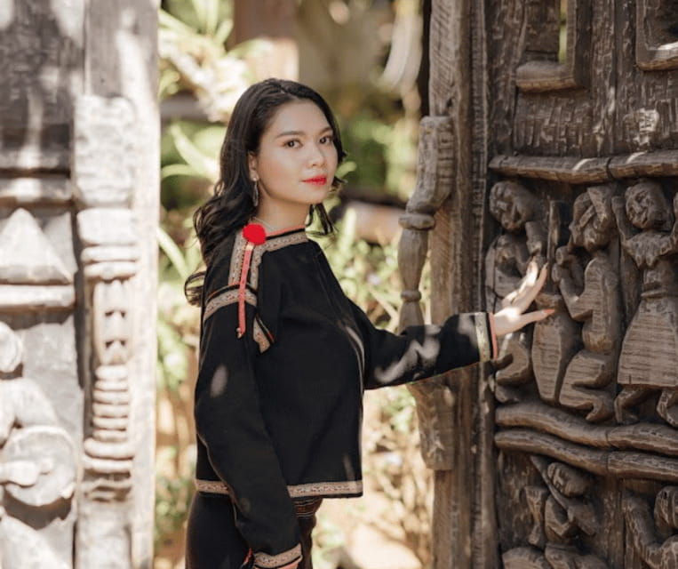 buon-ma-thuot-local-ethnic-attire-photo-shoot-with-drink