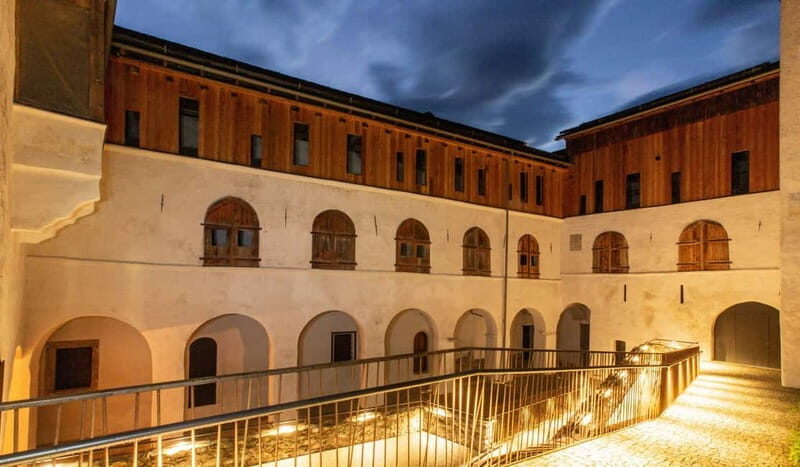 Burg Heinfels: An exclusive tour of the castle at night - Discovering Heinfels Castle at Night