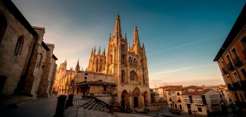 BURGOS From Madrid: VIP Guided tour & private Van - Personalization and Flexibility