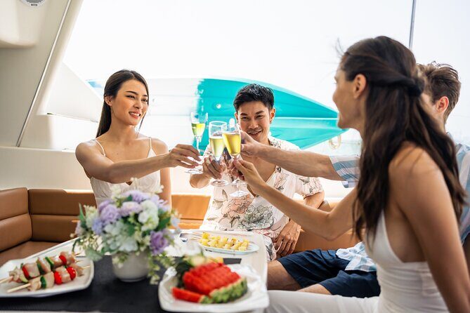 Burj Al Arab: 2-Hour Yacht Tour with BBQ Dinner and Drinks - Key Points