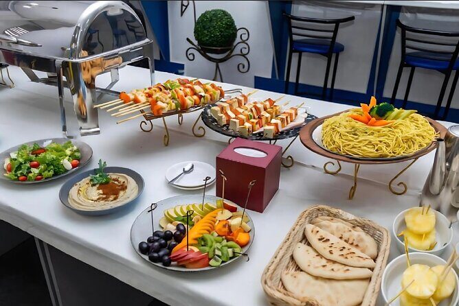 Burj Al Arab: 2-Hour Yacht Tour with BBQ Dinner and Drinks - The Experience: A Relaxed, Picturesque Evening