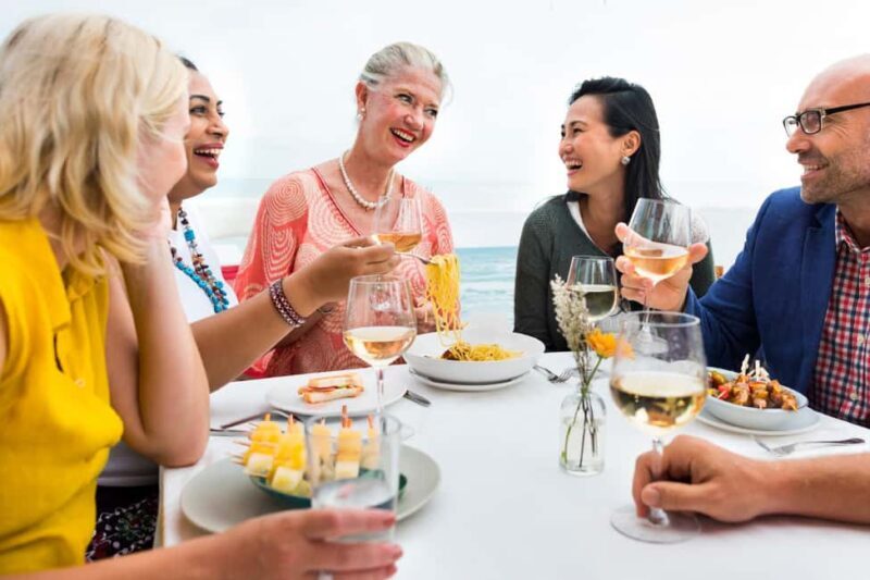 Burj Al Arab: 2-Hour Yacht Tour with BBQ Dinner - Who Should Book This Tour?
